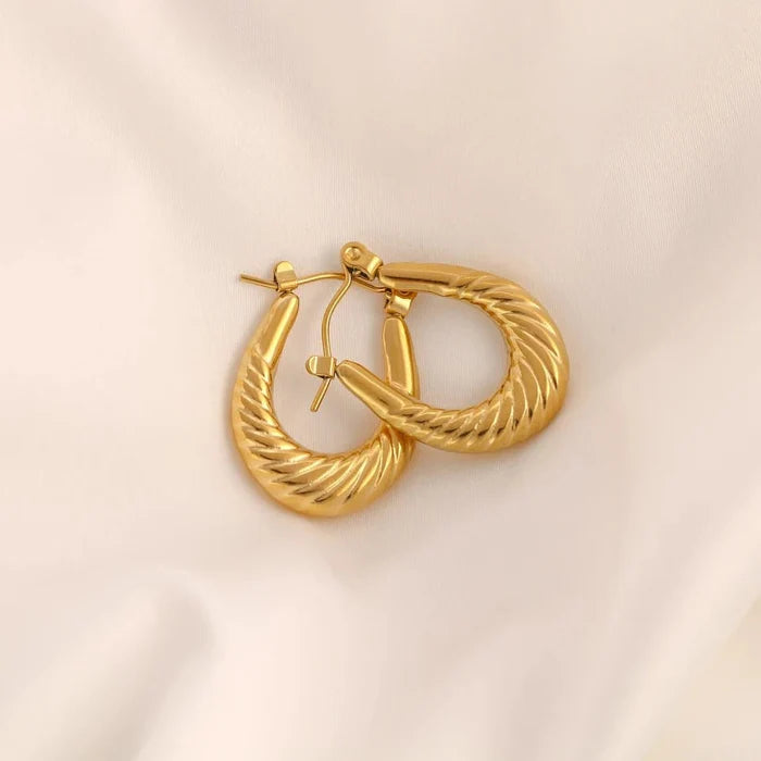 Gold Plated Wings Circle Bali