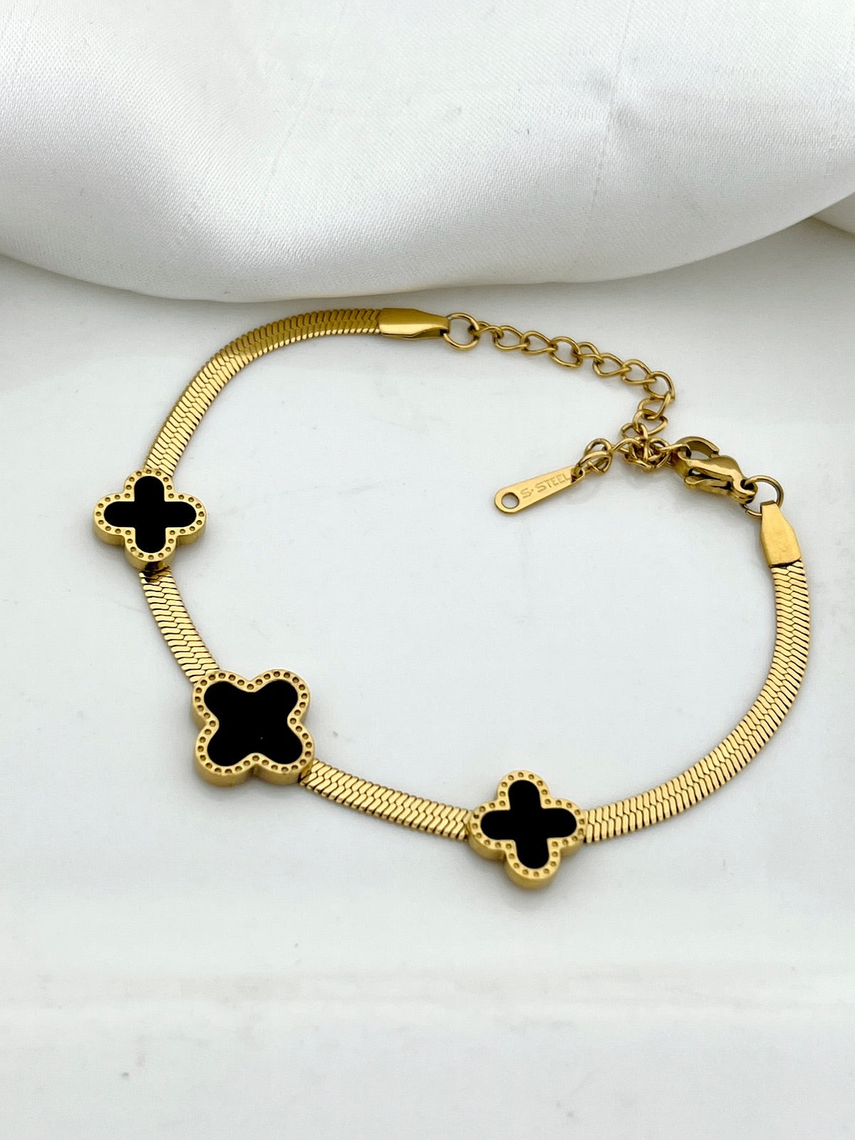 Clover snake chain bracelet