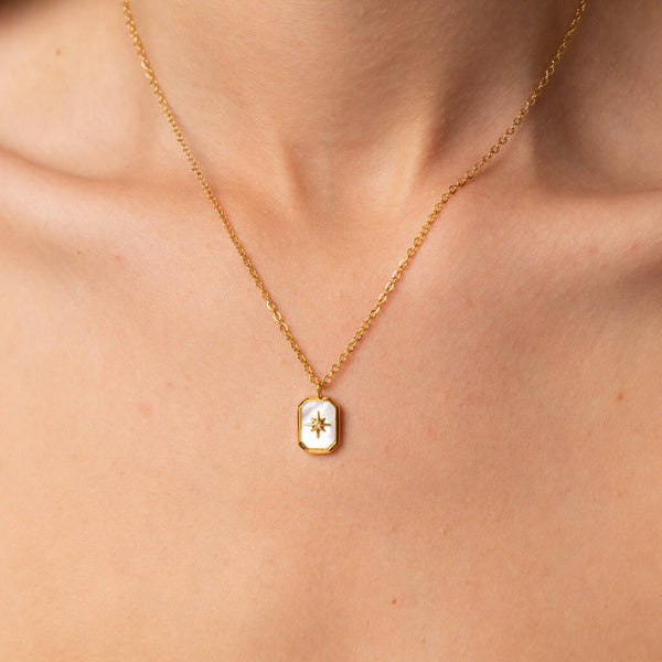 NECKLESS