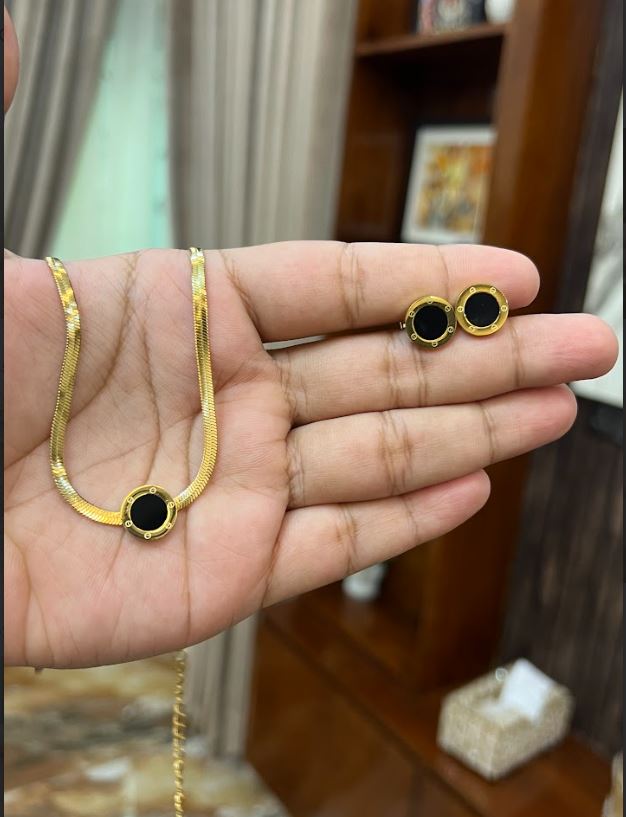 Roman Set With Snake Necklace