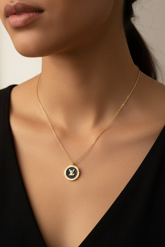 L-V Round Necklace
