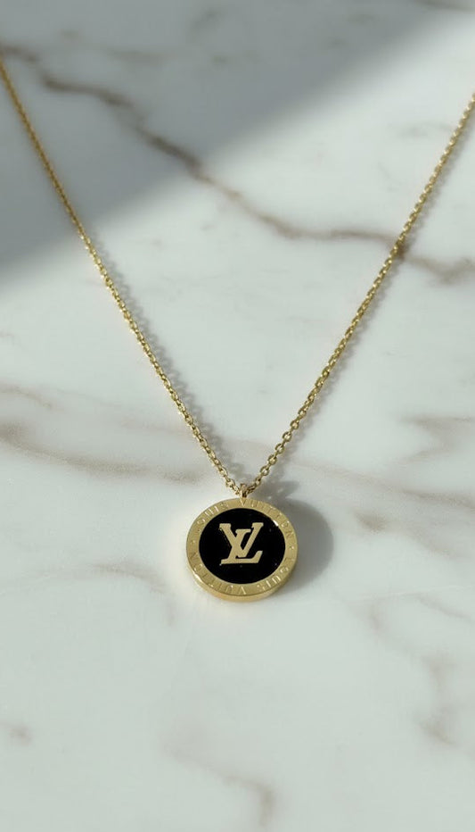 L-V Round Necklace